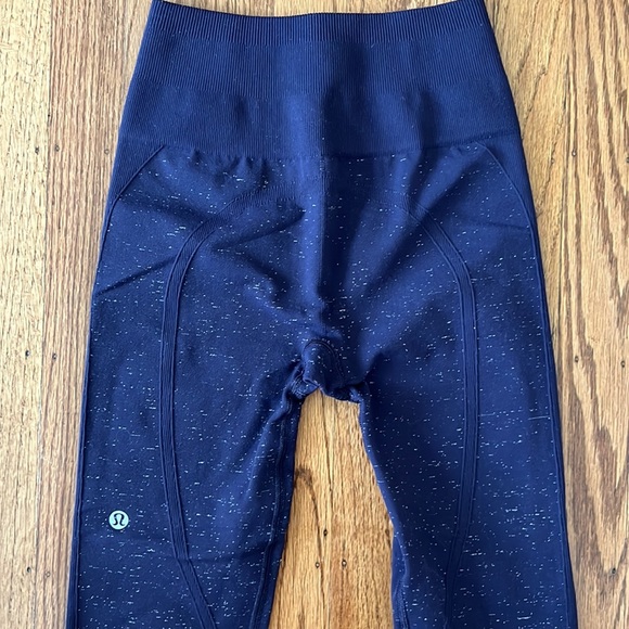 Lululemon deep purple seamless leggings 4 - Picture 1 of 6